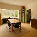 בית נופש De Dassenburcht Forest House אמסט